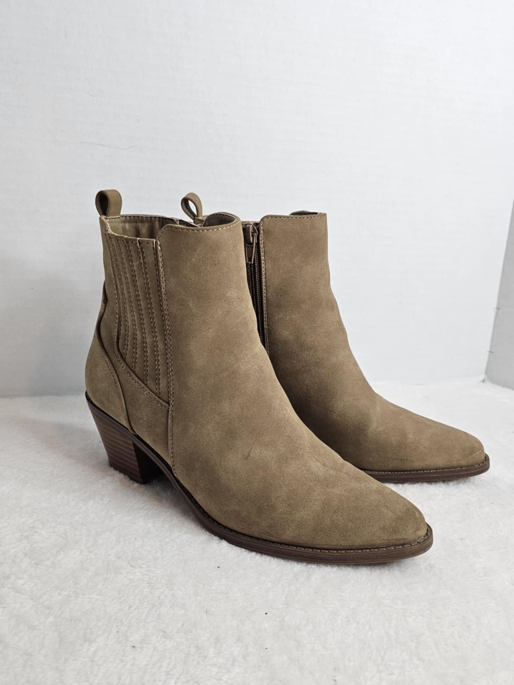 🖤Unisa Suede Ankle Bootie Womens Size 7 Side Zip Taupe